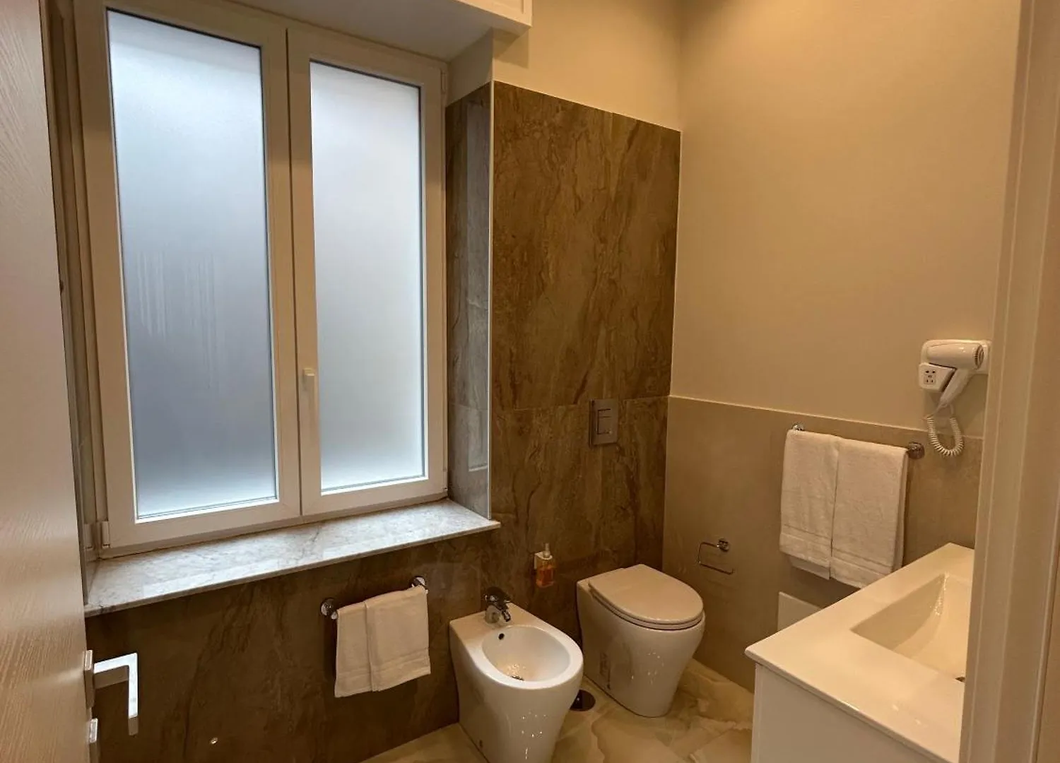Domus Milone Bed & Breakfast Naples