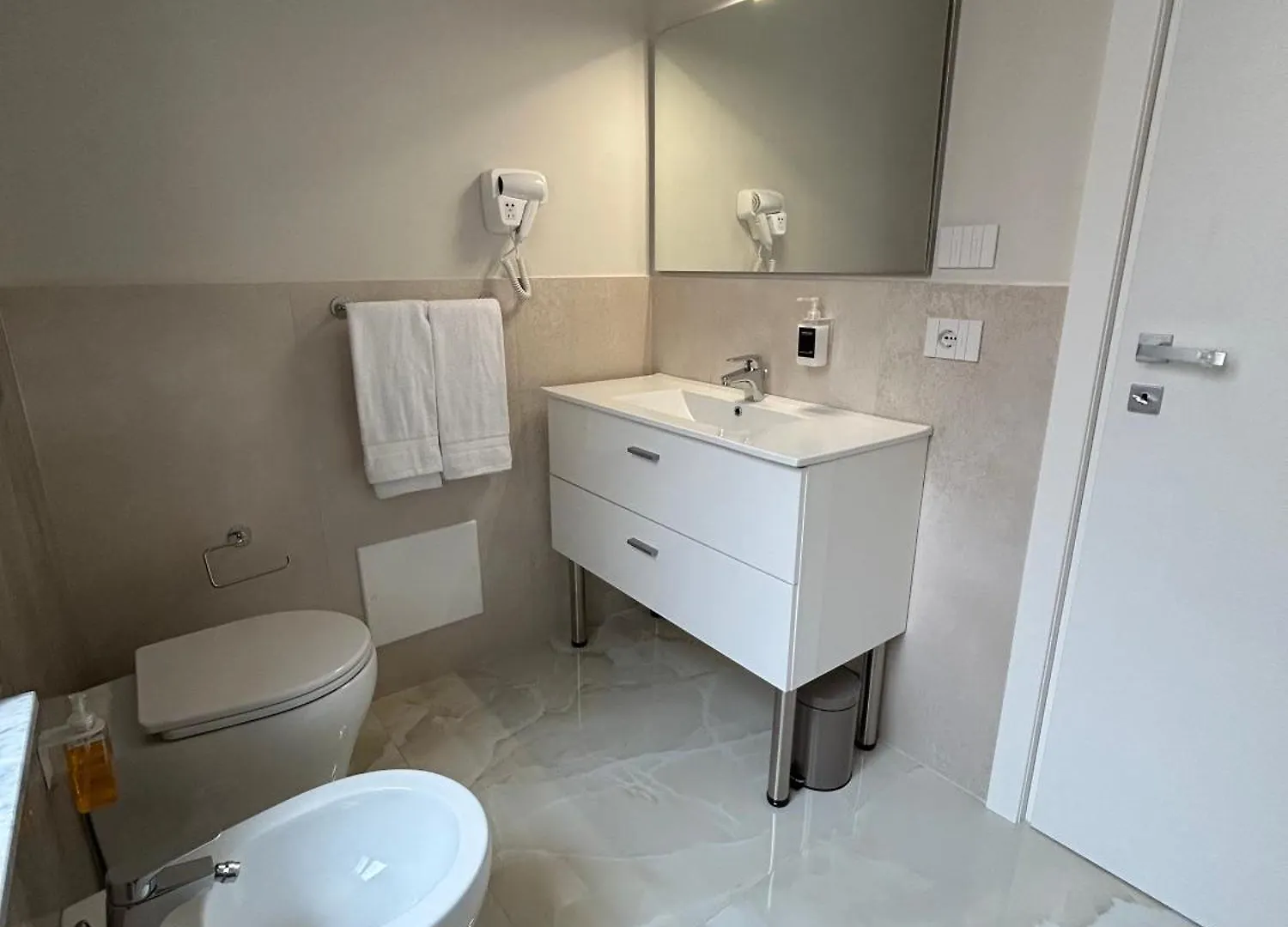 Domus Milone Bed & Breakfast Naples