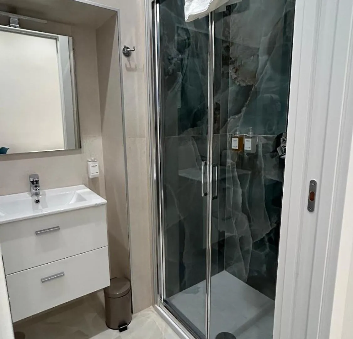 Domus Milone Bed & Breakfast Naples