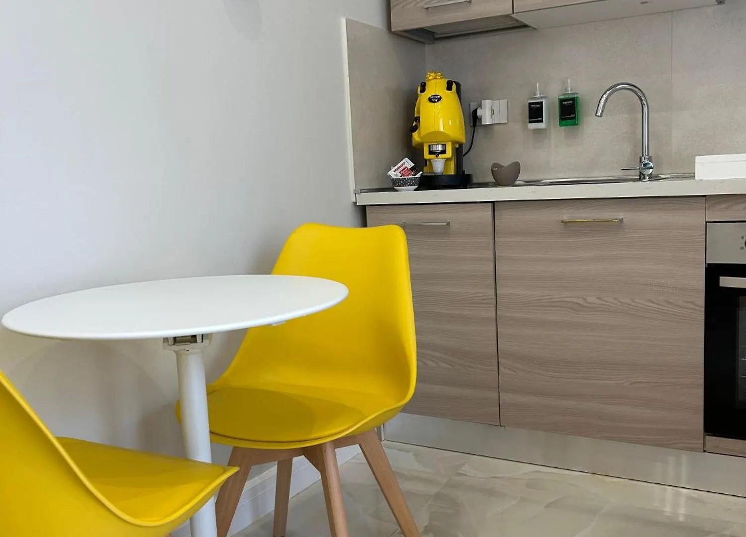 Domus Milone Bed & Breakfast Naples
