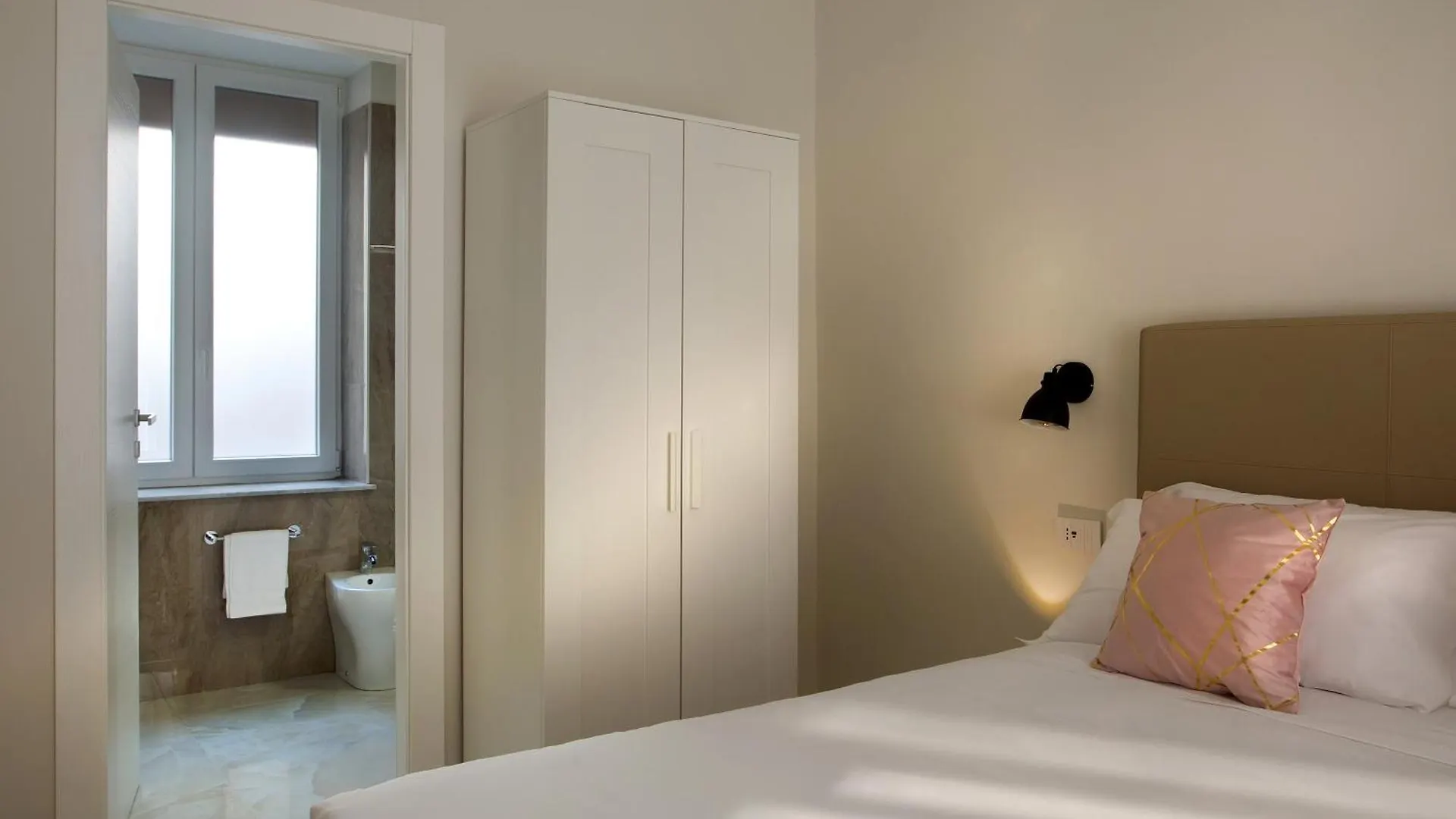Domus Milone Bed & Breakfast Naples 0*,  Italy
